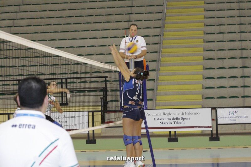 111030 volley 204_tn.jpg